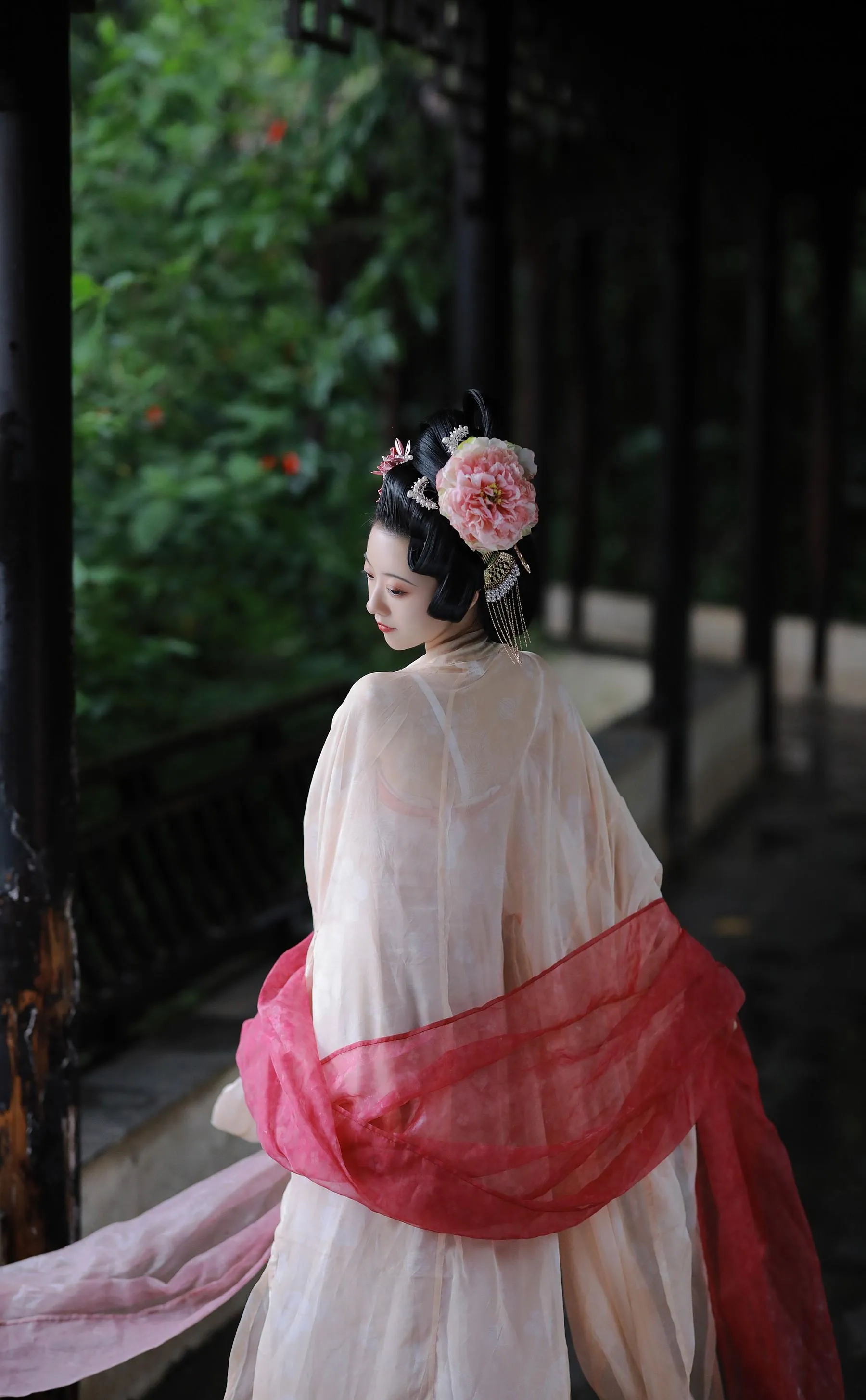 [YITUYU艺图语]2022.09.23 风月偏爱宴旧人 YunFleur [36P]插图4